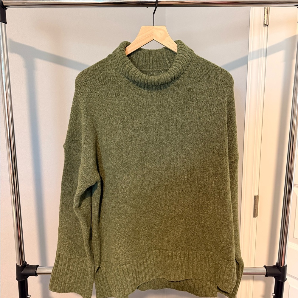 Abercrombie & Fitch Forest Green Knit Sweater